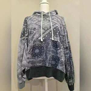 American Eagle Bandana Hoodie Size Small